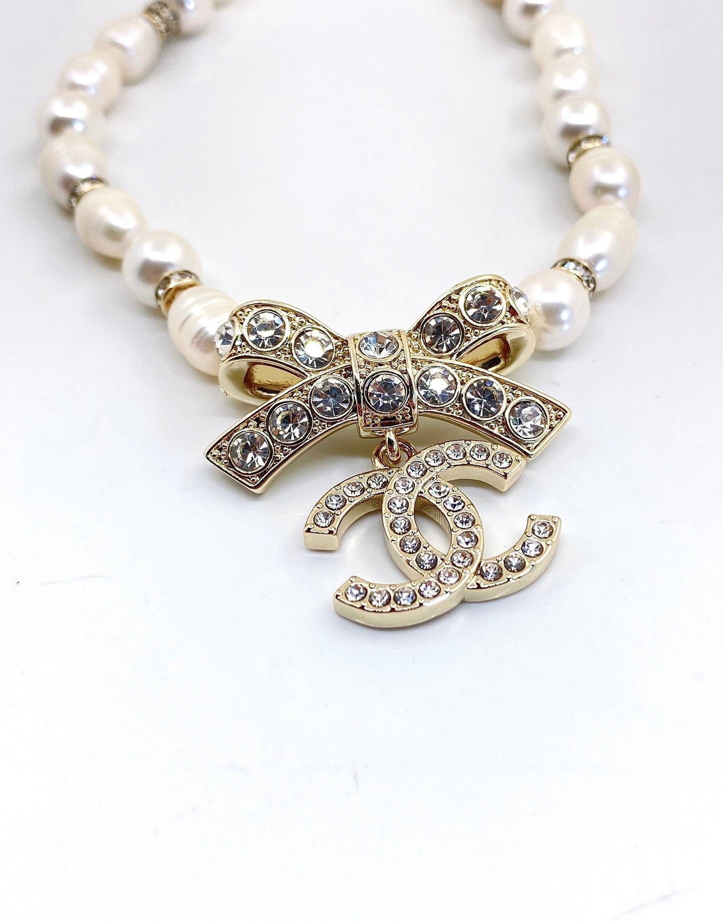 18K Chanel Bow Tie Diamonds Necklace